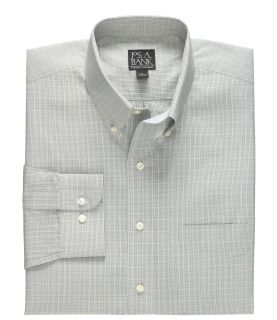 Traveler Traditonal Fit Long Sleeve Buttondown Sportshirt JoS. A. Bank