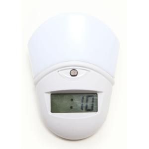 Good Choice Automatic LED Night Light with Easy To Read Digital Clock   White 410