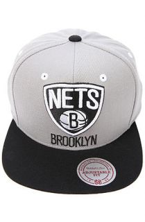 Mitchell and Ness Hat Brooklyn Nets 2 Tone Velcro in Grey and Black