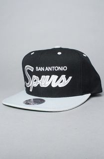 Mitchell & Ness The San Antonio Spurs Script 2Tone Snapback Cap in Black Silver