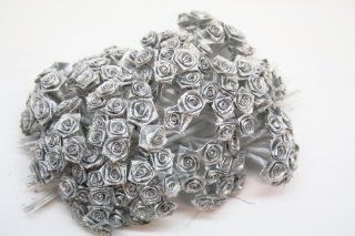 144 Minirosen silber Rosen mit Drahtstiel Dekorosen Röschen silberfarben Silberhochzeit Deko Küche & Haushalt