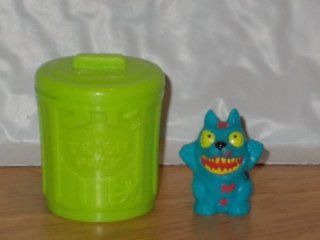 The Trash Pack Individual Trashie   152 WASTE WOLF in Blue   Bin Monsters (RARE) Toys & Games