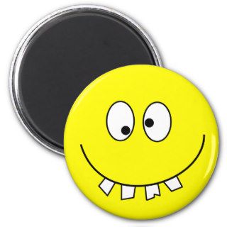 Goofy Smiley with Bad Teeth on Magnet
