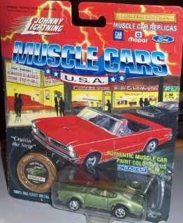 JOHNNY LIGHTNING MUSCLE CARS U.S.A 1969 OLDS 442 Toys & Games