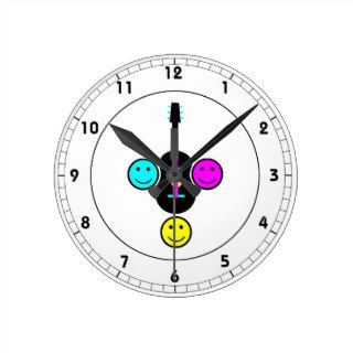 Acoustic Guitar Smiley CMYK Design Round Wall Clock