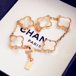 Gold Shell Clover Bracelet Jewelry