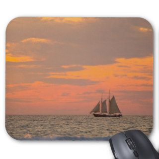 Lugger type pearling sailboat near Broome in Weste Mousepad
