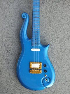 RGM631 PRINCE Cloud Blue Miniature Guitar   Electric Guitars