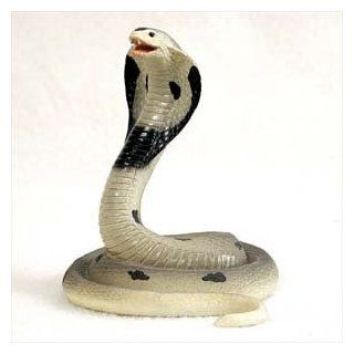 COBRA Indian King Cobra SNAKE ready to strike Figurine New Resin AF29   Collectible Figurines