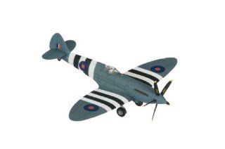 Corgi Raf Spitfire Pr Xix 1/72 PM631 Battle Of Britain Mem Toys & Games