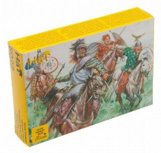 Celtic Cavalry (12 Mounted) 1/72 Hat Toys & Games