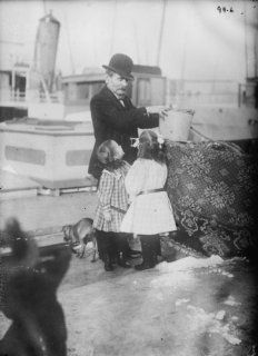 1900s photo Canal boat colony gentleman, two children in winter, going after e1   Photographs