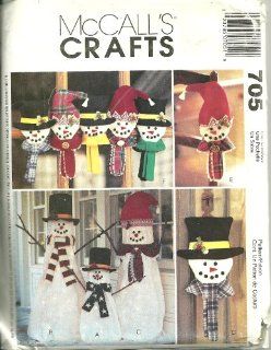 Snowman Greeters, Ornaments And Wall/Door Hanging. McCall's Craft Sewing Pattern # 705