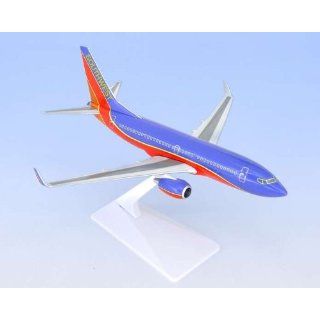 Daron Southwest 737 700W Airplane Building Kit, 1/200 Scale Toys & Games
