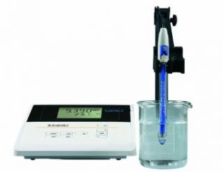 SI Analytics 285204090 Lab 850 Benchtop pH Meter Set for Laboratory Analysis, Including Electrode BlueLine 26 pH Electrode, Cover Z 880, Stand, Power Supply Z 850, and Buffers, 240mm W x 190mm H x 80mm D Science Lab Ph Meters