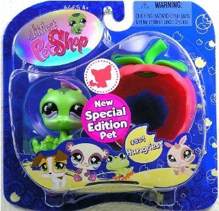 Littlest Pet Shop Assortment 'B' Series 1 Collectible Figure Inchworm with Apple (Special Edition Pet) Toys & Games
