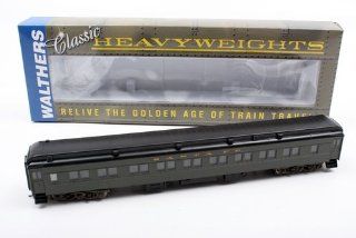 Walthers HO Scale Pullman Heavyweight 28 1 Parlor Santa Fe (932 10302) Toys & Games