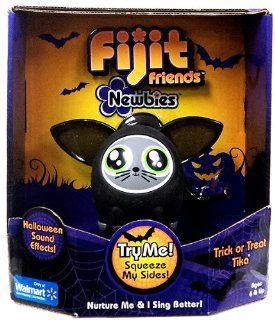 Fijit Friends Newbies Halloween CAT Figure BLACK TRICK or TREAT TIKA   LIMITED EDITION Toys & Games