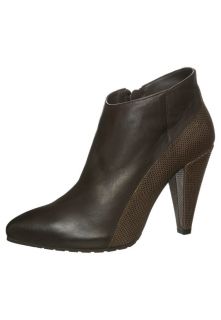 Janet & Janet   Ankle boots   brown