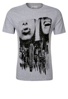 YOUR TURN   GIRLS LAUGH IN THE BIG CITY   Print T shirt   grey