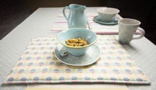 patterned place mats   wipe clean by cocoonu
