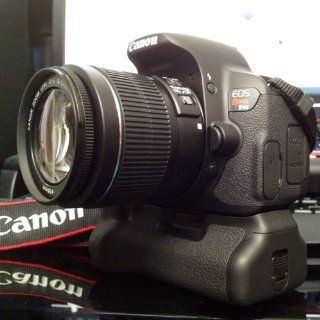 Canon BG E8 Battery Grip for Canon T2i, T3i and T4i Digital SLR Cameras  Camera & Photo