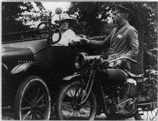 Photo Motorcycle policeman giving woman ticket, speeding 25 MPH, speed limit 18 MPH, 1922   Prints