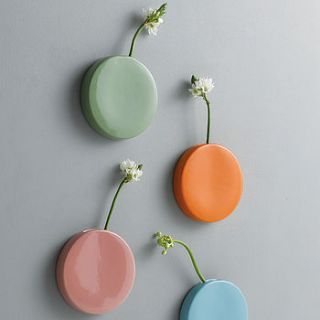 dot wall vase by deservedly so