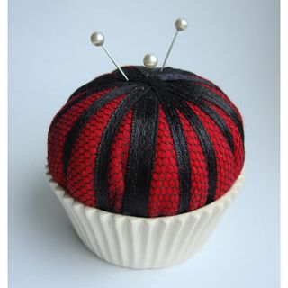 handmade ceramic cupcake pin cushions by lauren denney