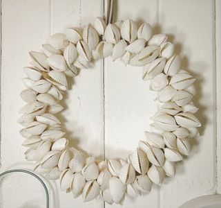 cockle shell wreath by seahorse
