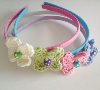 hair band with crocheted flower by bella blossom