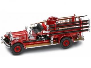 Yat Ming Scale 124   1927 Seagrave Suburbanite Fire Engine Toys & Games