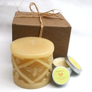 honey bee skincare candle gift box by bloom beautiful