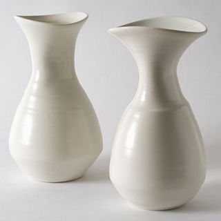 handmade porcelain vase by linda bloomfield