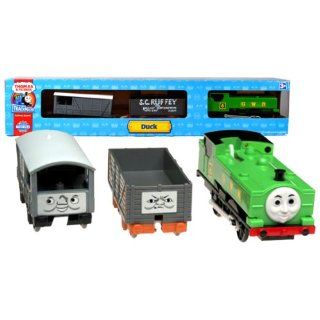 HIT Year 2006 Thomas and Friends Trackmaster Motorized Railway Battery Powered Tank Engine Train 3 Pack Set   DUCK The Great Western Engine with S.C.Ruffey the Troublesome Truck and Toad the Brake Van Toys & Games