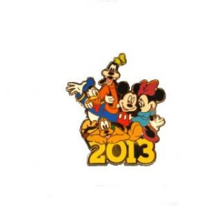 Disney 2013 Fab Five Donald Goofy Mickey Minnie Pluto Pin Clothing