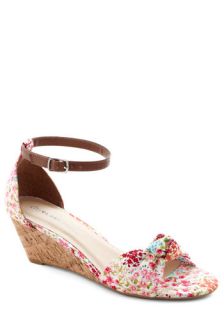 Step Into the Sunlight Wedge in Floral  Mod Retro Vintage Sandals
