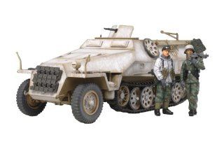 Tamiya 32564 1/48 Mtl.SPW. Sd.Kfz 251/1 Ausf.D Toys & Games