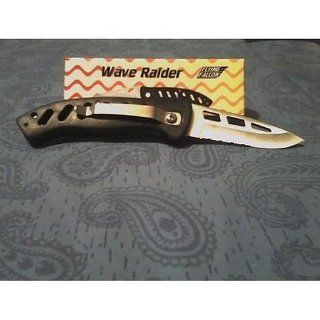 Wave Raider 4 1/4" Closed Knife  Folding Camping Knives  Sports & Outdoors