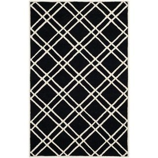 Safavieh Handmade Moroccan Cambridge Square Pattern Black/ Ivory Wool Rug (5 X 8)