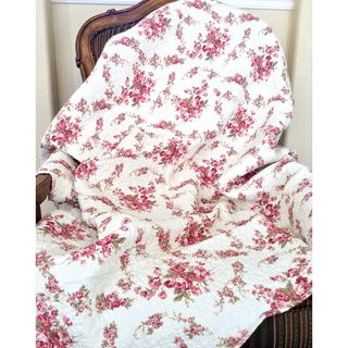 Chic Vintage Rose Quilted Throw