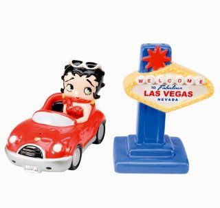 Betty Boop Kitchen Salt and Pepper Shaker Set by Vandor Lyon Company   Las Vegas   Collectible Figurines