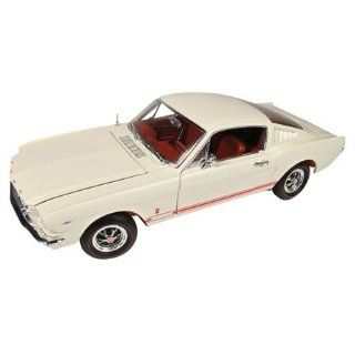 AMM916 1/18 '65 Ford Mustang GT Toys & Games