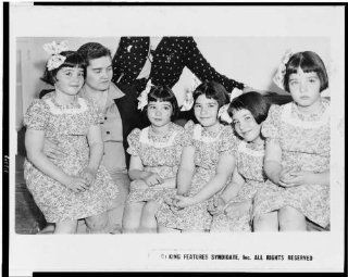 Photo Mrs. Dionne, Cecile, Marie, Emilie, Annette, Yvonne 1942   Prints