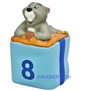 Disney Pooh & Friends   EIGHT is for discovering the world near and far Figurine   Collectible Figurines