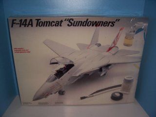 #327 Testors Fujimi F 14A Tomcat "Sundowners" 1/48 Scale Plastic Model kit,Needs Assembly Toys & Games