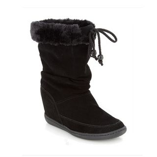 Skechers Black ruched suede snow boots