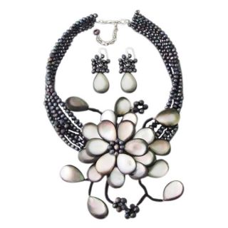 Pearl/ Mother of Pearl White Flower Ray Jewelry Set (3 5 mm) (Thailand