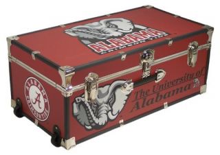 Locking Collegiate Trunk with Wheels