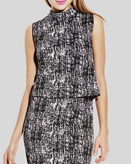 VINCE CAMUTO Graphic Print Crop Top